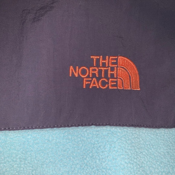 The North Face Women’s Fleece Jacket - Picture 6 of 9